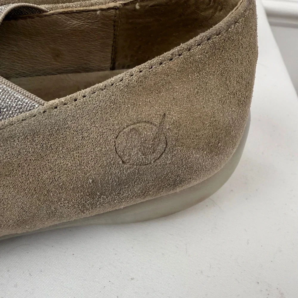 Naturino Girls Gold Suede Shimmer Ballet Flats Elastic Straps Size 30